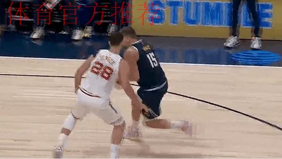 约基奇背打连续上对抗,申京冲动上手犯规被打2+1 约基奇背打连续上对抗,申京冲动上手犯规被打2+1