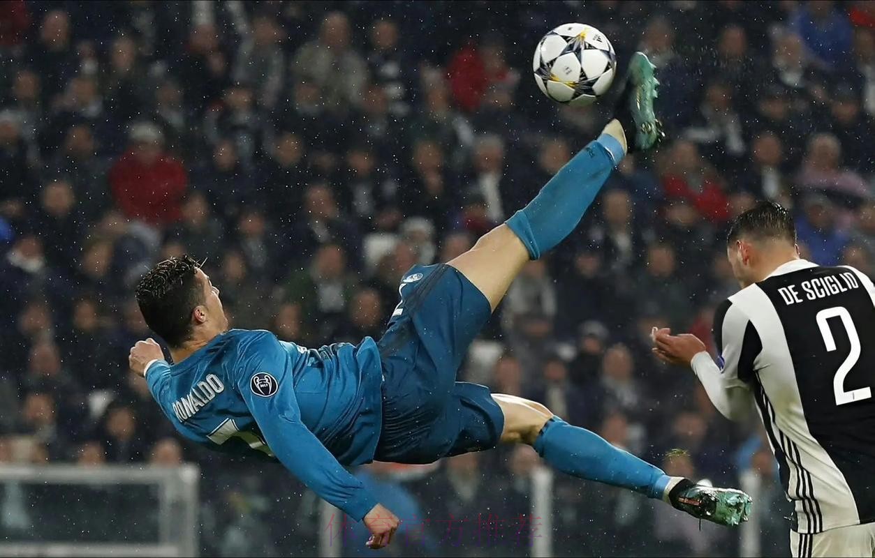 泪目！C罗40岁依然能飞 第96分钟超级倒钩看呆队友 梦回7年前巅峰