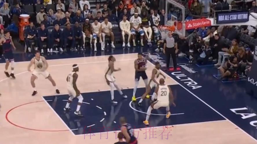 快船主场险胜勇士 库里关键三分追近却因6犯被罚下场 快船主场险胜勇士 库里关键三分追近却因6犯被罚下场