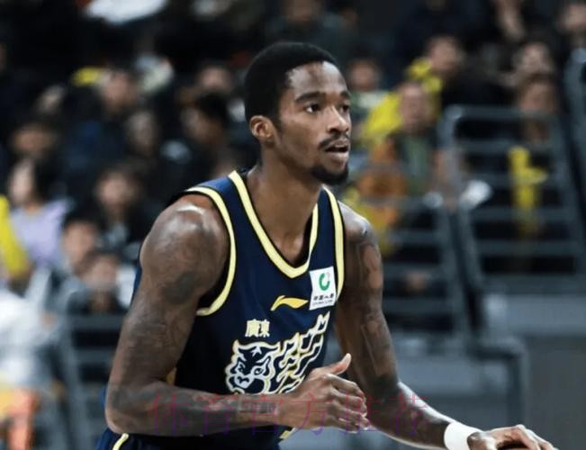 手感火热！萨姆纳全场12中7，罚球13中13砍下27分3篮板6助攻